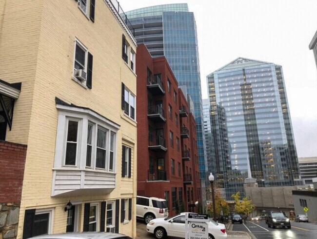 Primary Photo - 1501 Key Blvd