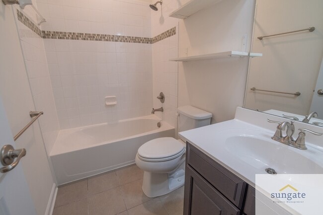 Building Photo - 1724 Lantern Mews