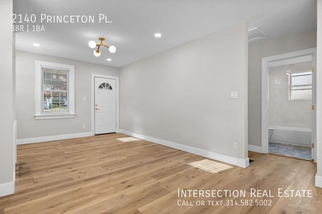 Building Photo - 2140 Princeton Pl