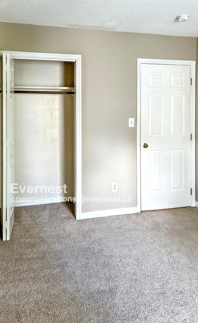Building Photo - 1524 Township Cir