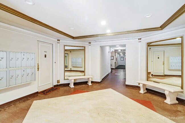 Building Photo - 570 O'Farrell St