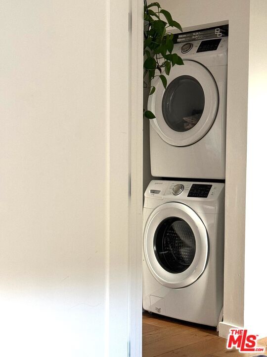 Building Photo - 2241 1/2 Harwood St