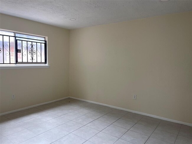 Building Photo - 16219 Delgado Dr
