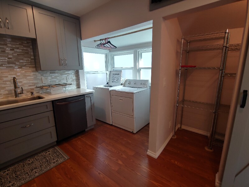 Building Photo - 1540 Wollacott St