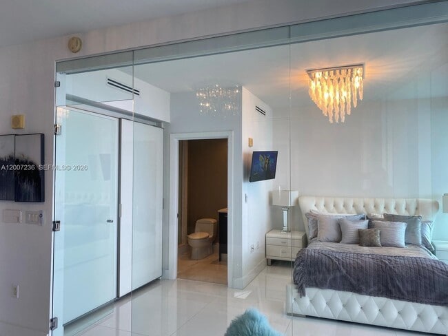 Building Photo - 17121 Collins Ave