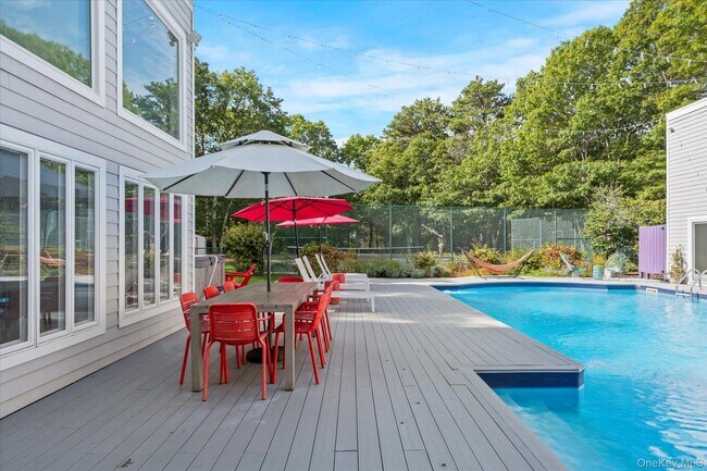 Building Photo - 5 Lakewood Ln