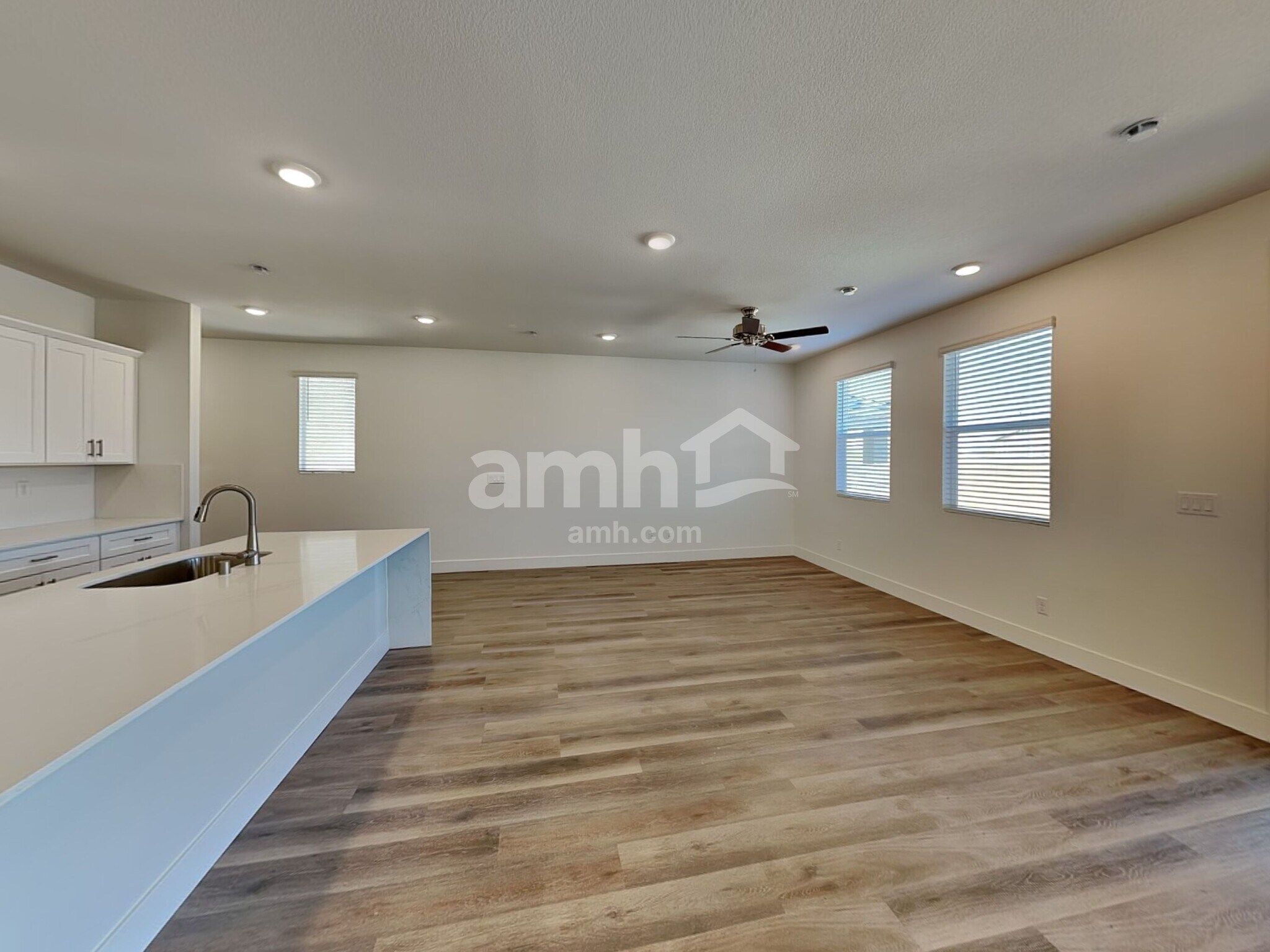 Building Photo - 11178 Magallanes St