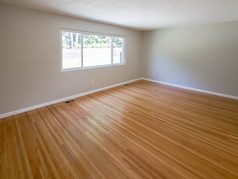 Building Photo - 8801 Chisholm Ct