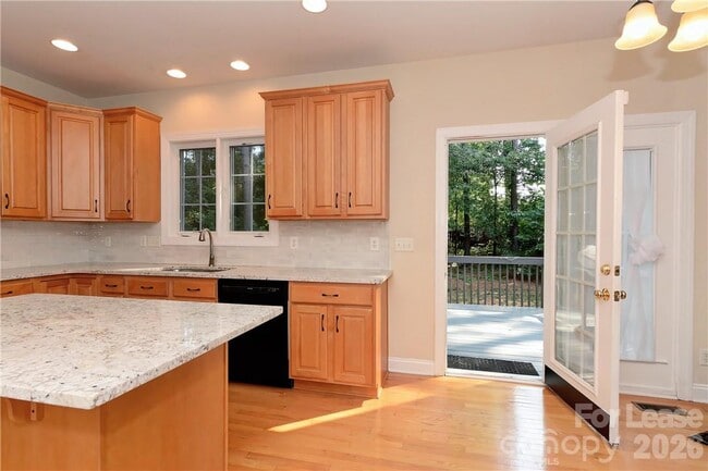 Building Photo - 10496 Gunnison Ln