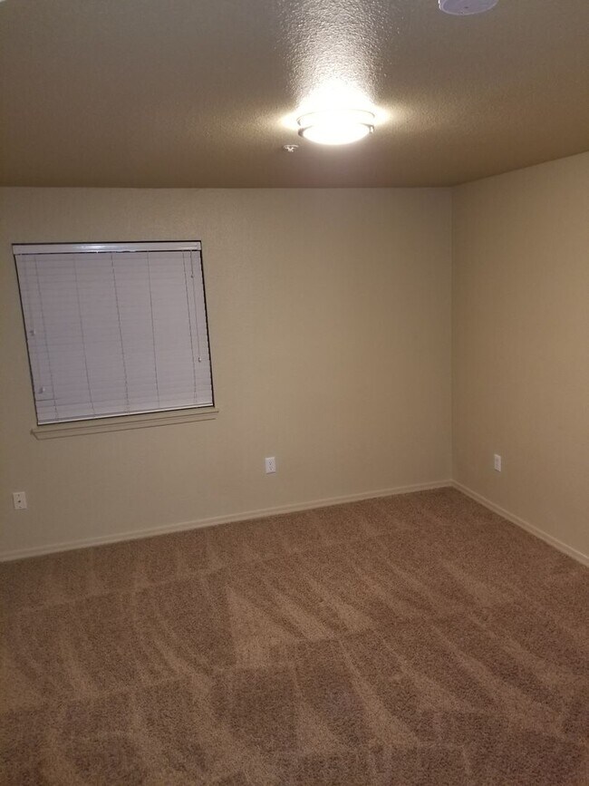 Building Photo - Upgraded West-Flagstaff Condo in the Arbor...