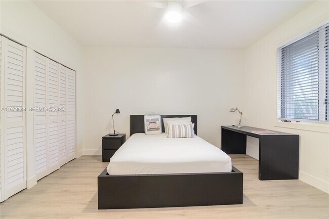 Building Photo - 3041 Birkdale Dr