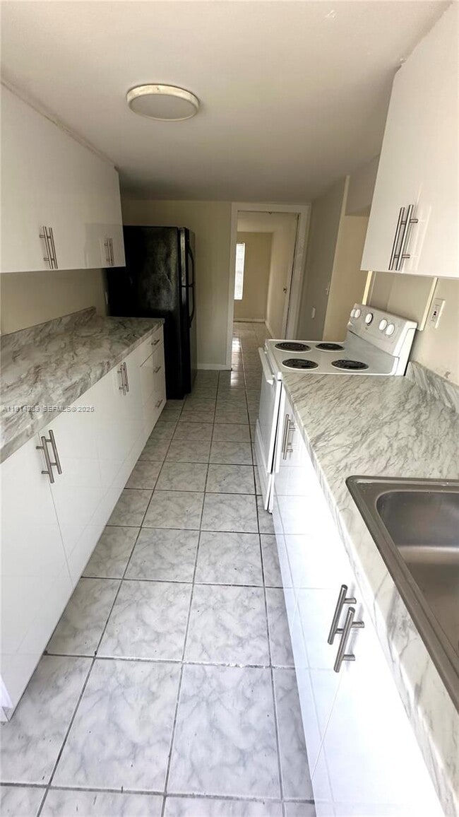 Building Photo - 2250 NE 136th St