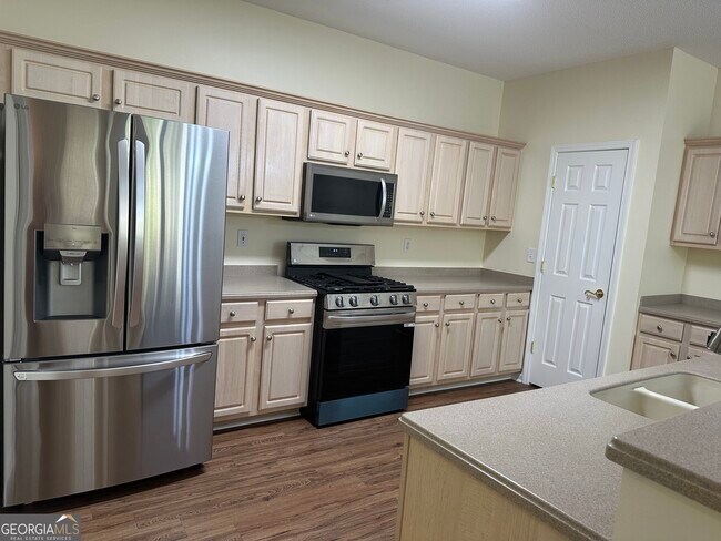 Building Photo - 124 Cottesford Dr SW