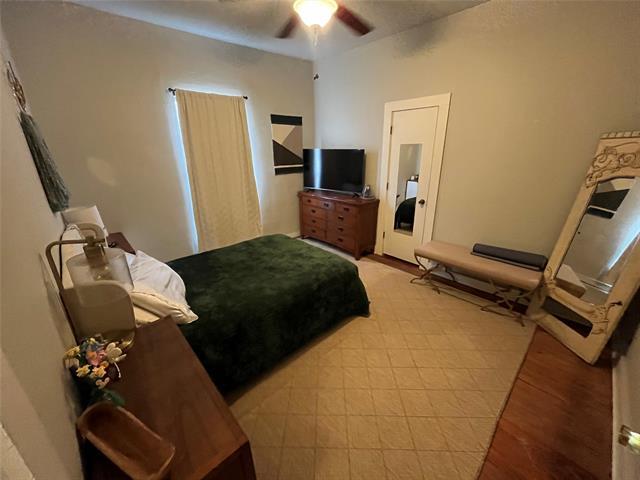 Building Photo - 684 N Graham St