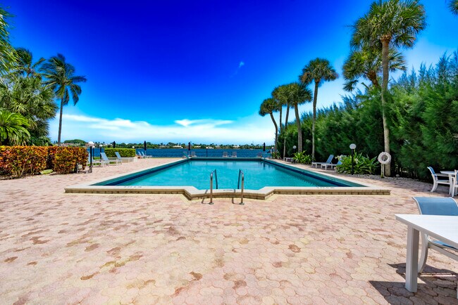 Building Photo - 2800 N Flagler Dr