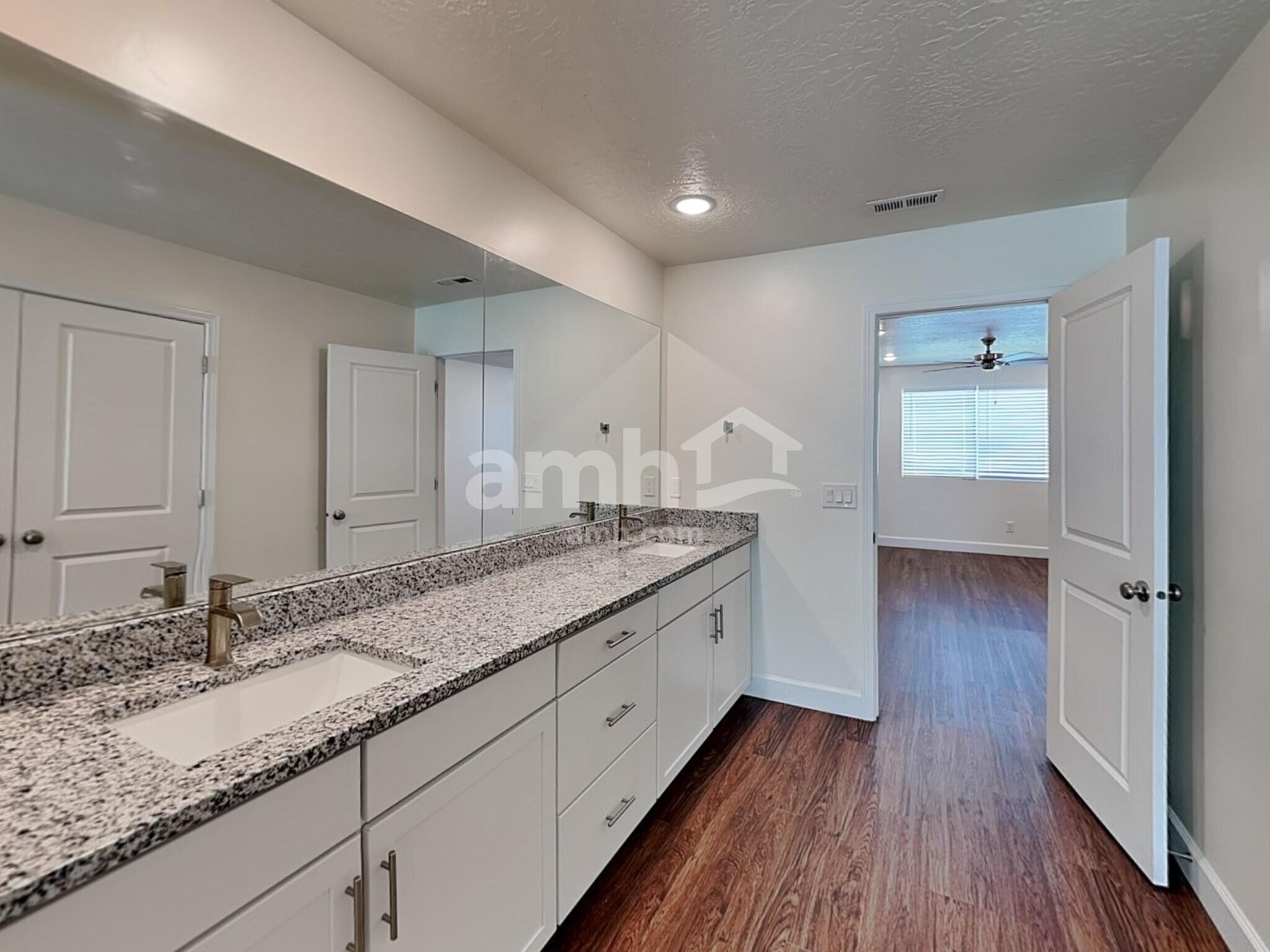 Building Photo - 1273 N Rickshaw Ln