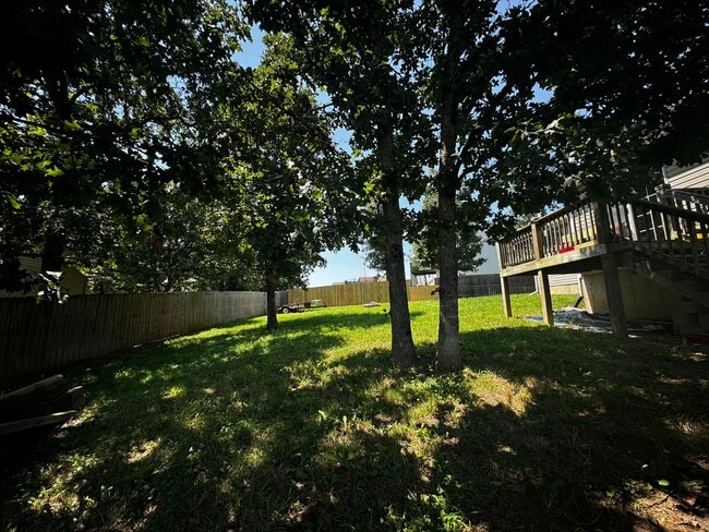Building Photo - Charming 3-Bedroom, 3-Bathroom Home with V...