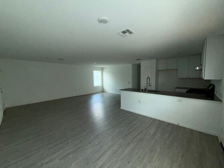 Building Photo - 4442 Grassland Pass