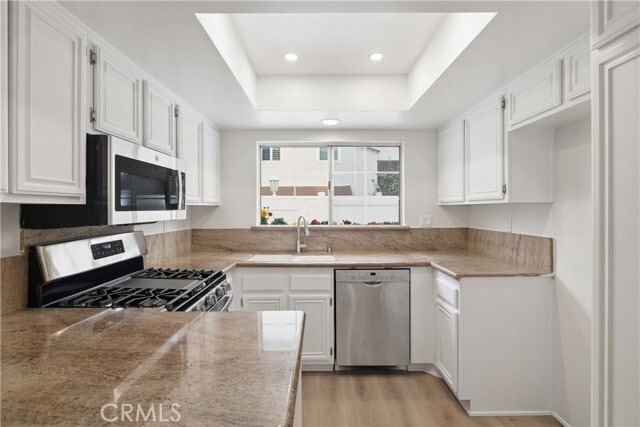 Building Photo - 2217 Vanderbilt Ln