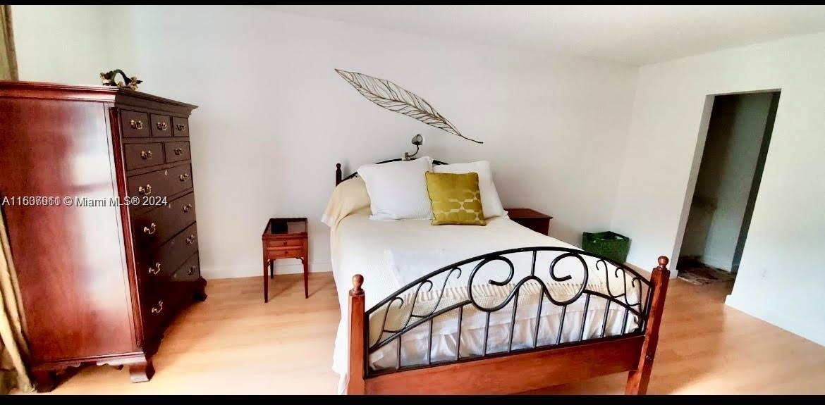 Building Photo - 2350 NE 135th St