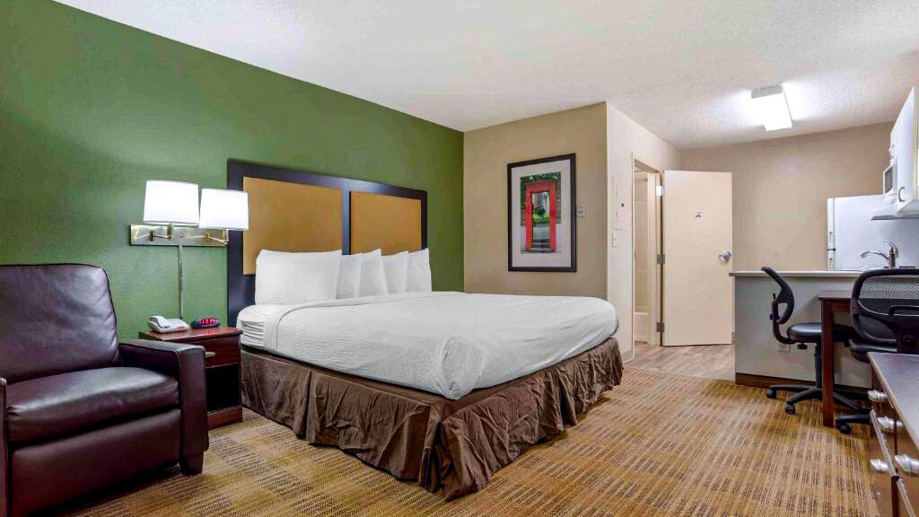 Building Photo - 4751 Governors House Dr SW