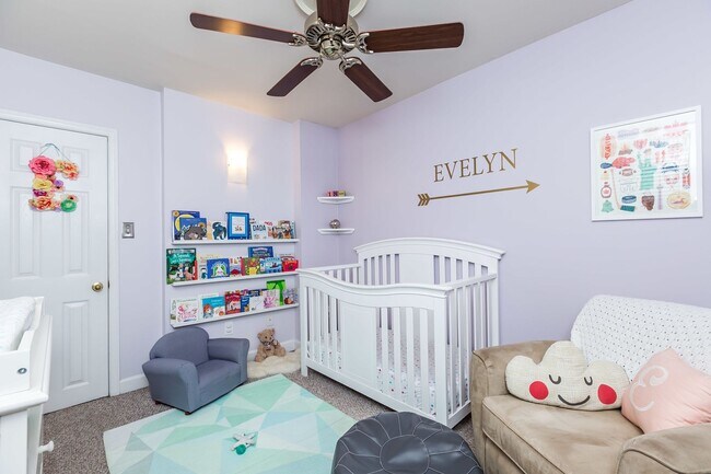 Building Photo - Amazing 3 bed 2 bath with a roof top deck ...