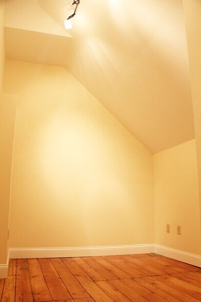 Building Photo - 162 North St
