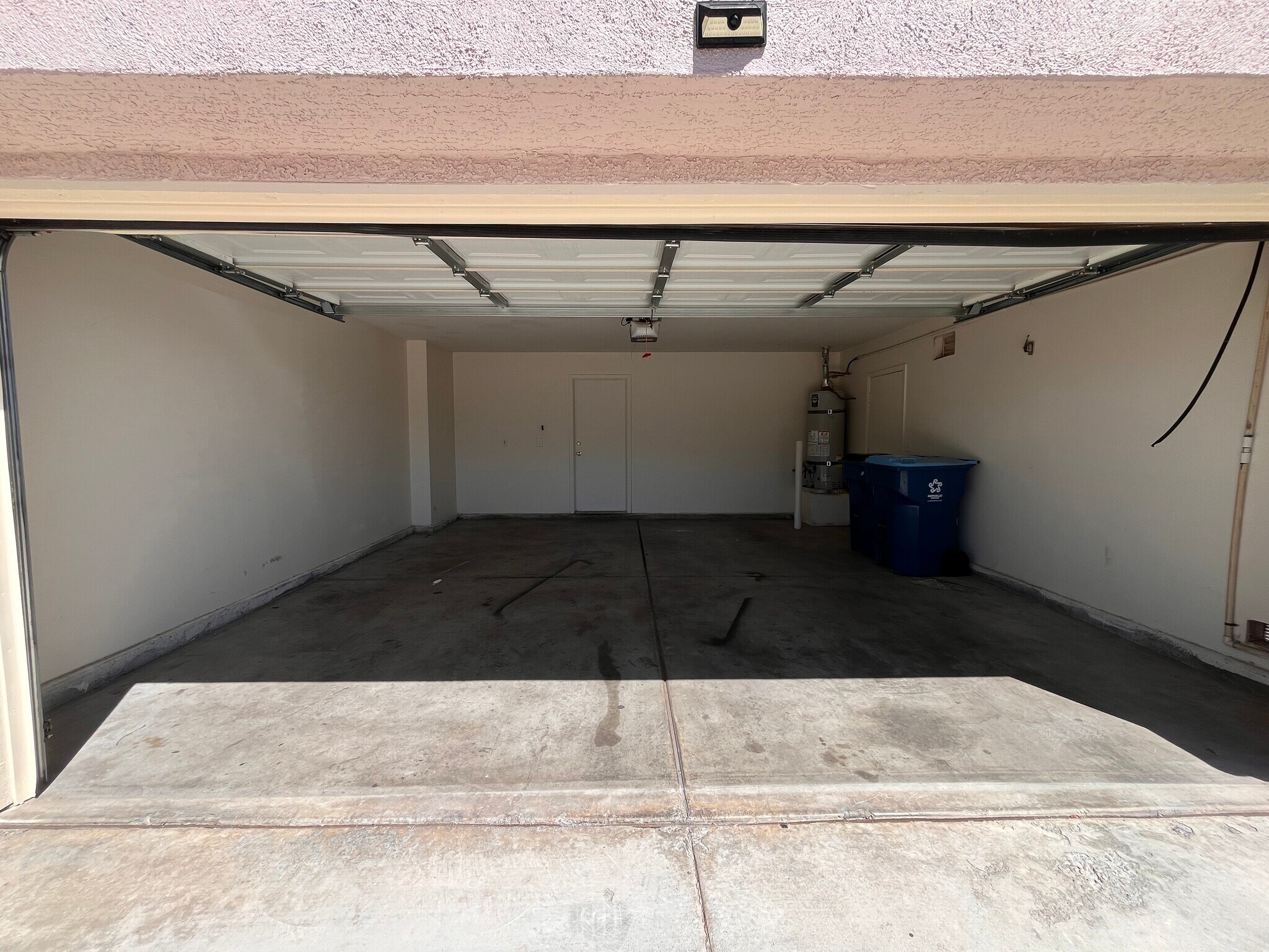 Building Photo - 1501 Waterton Dr