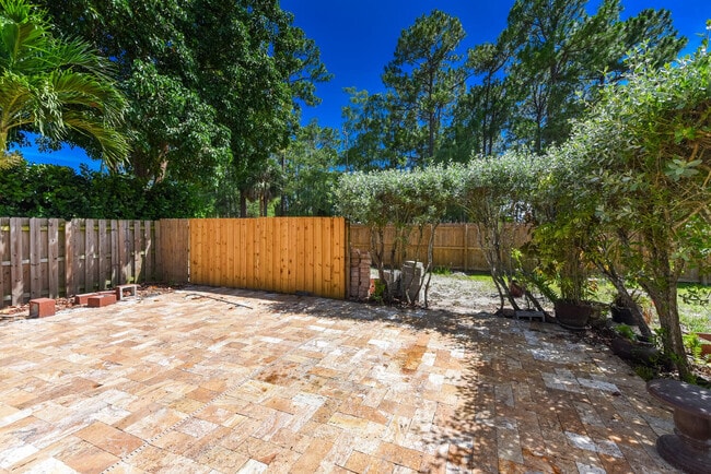 Building Photo - 13442 Northumberland Cir