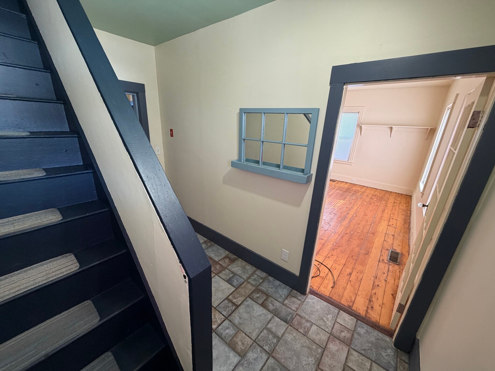 Building Photo - 127 Church Ave