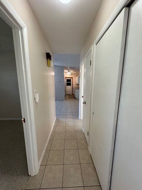 Building Photo - Lakeshore Gem with 3 Bedrooms and 2 Full B...