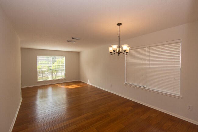 Building Photo - 2207 Ames St