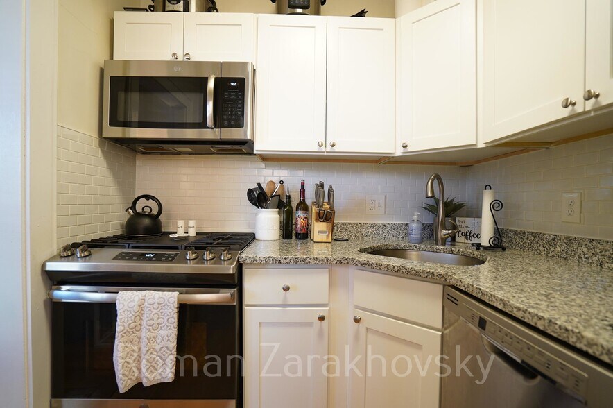 Building Photo - 431 Broadway