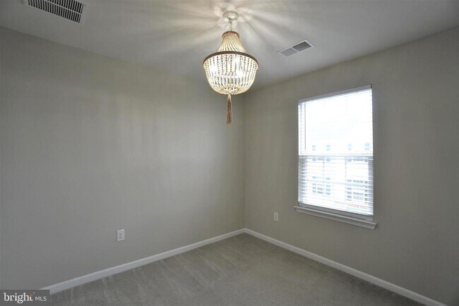 Building Photo - 125 Dragon Dr
