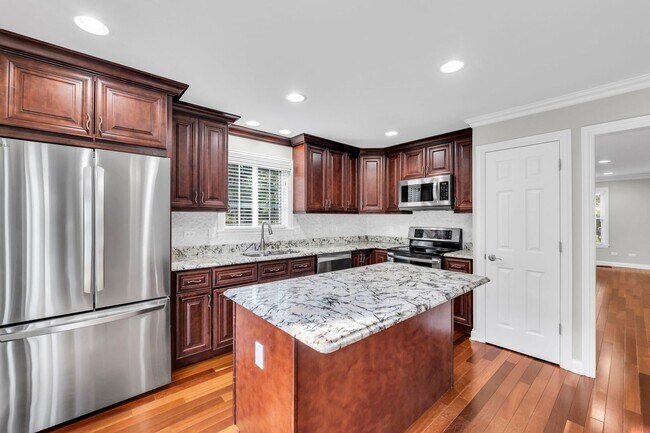 Building Photo - 18599 W Sterling Ct