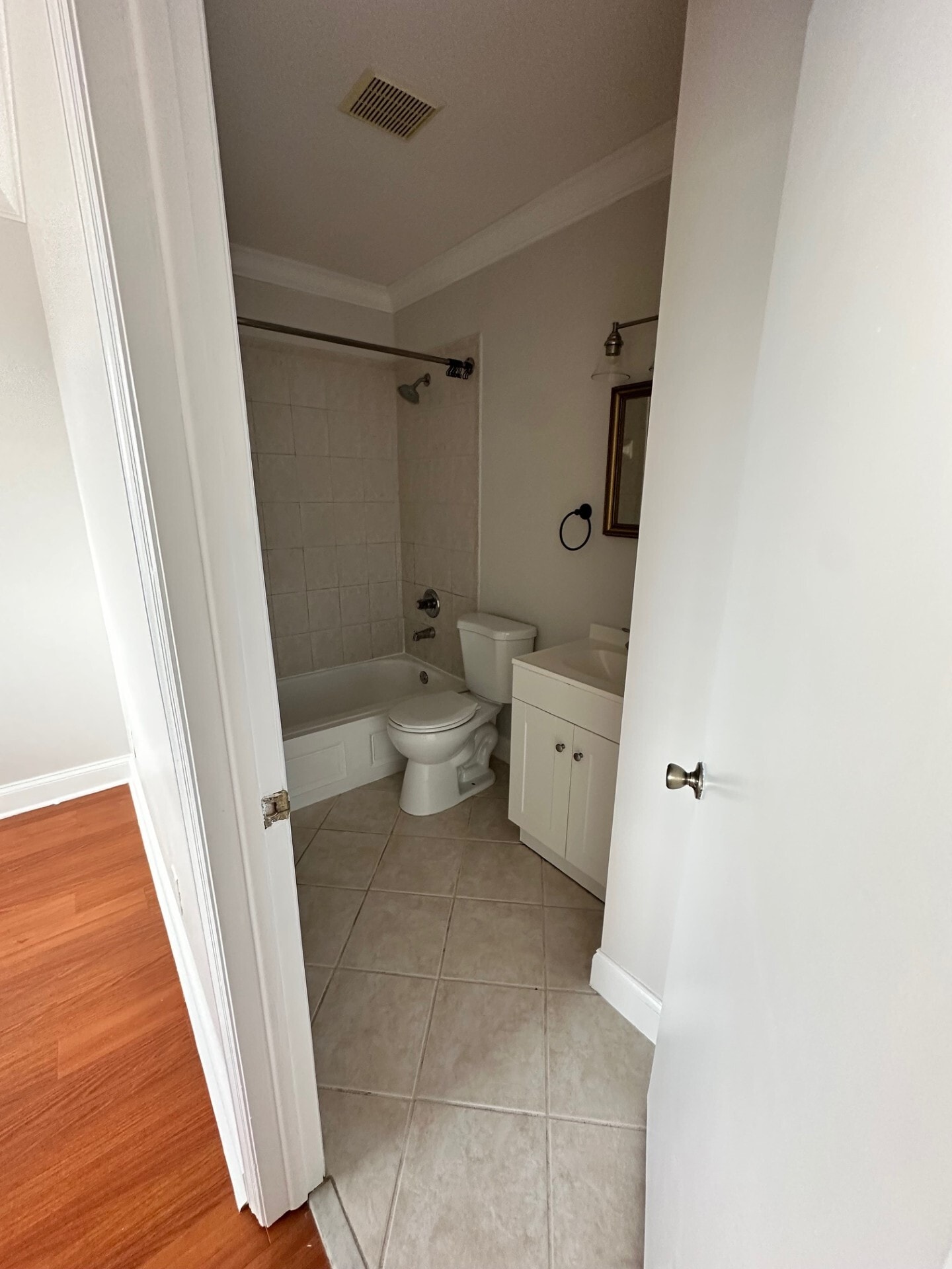 ensuite bathroom - 8177 NW 8th St