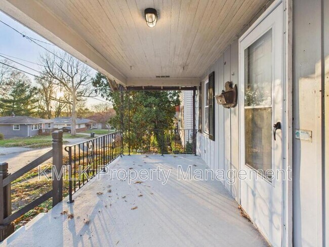 Building Photo - 973 Harrison Ave