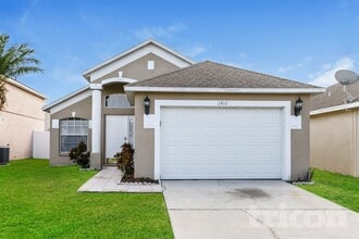 Building Photo - 2412 Cedarfield Ln