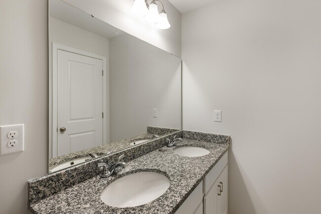Building Photo - 305 Ollivander Ln