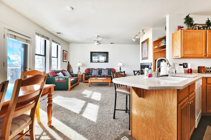 Building Photo - 8371 Meadowview Dr