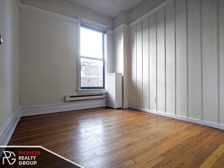 Building Photo - 1224 N Dearborn St