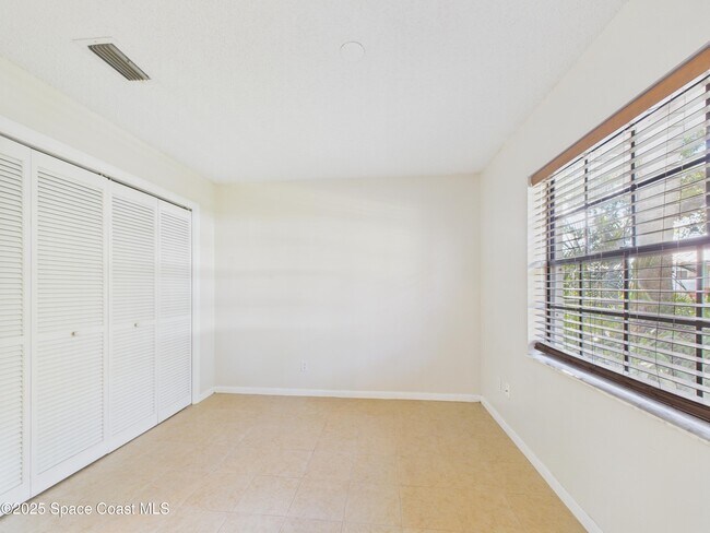 Building Photo - 2265 44th Ave