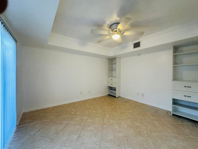 Building Photo - 8559 Boca Rio Dr