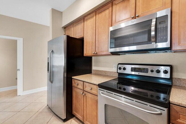 Building Photo - "Spacious 2-Bed Townhouse in Prime Fort Walton Beach Location"