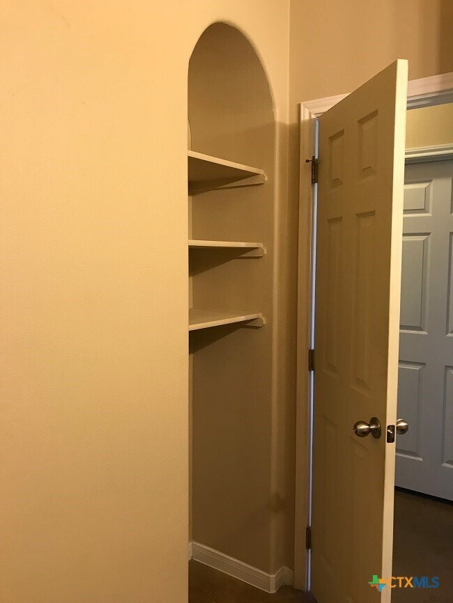 Building Photo - 4403 Cambridge Dr