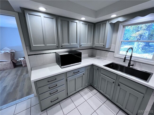 Building Photo - 306 Randwood Dr