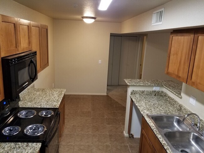 Building Photo - Upgraded West-Flagstaff Condo in the Arbors - 2 Bed, 2 Bath - NO Students & NO Pets! - Avail. NOW!!