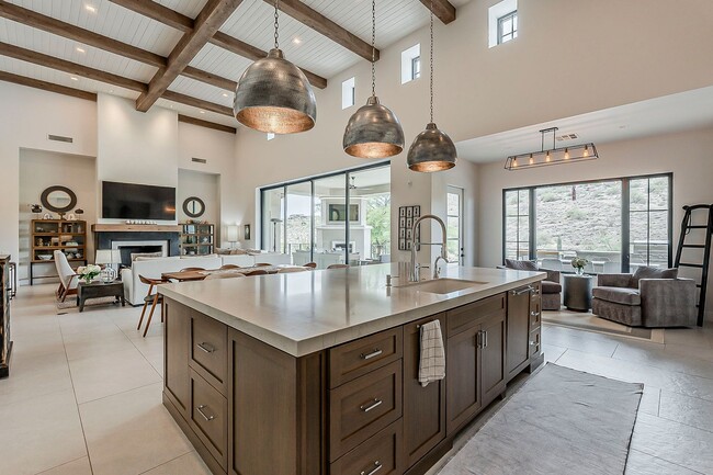 Building Photo - Luxury Home ready for January Move-in