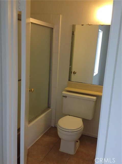 Building Photo - 1430 W Badillo St