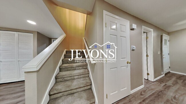 Building Photo - Charming 3-bedroom single-family home with...